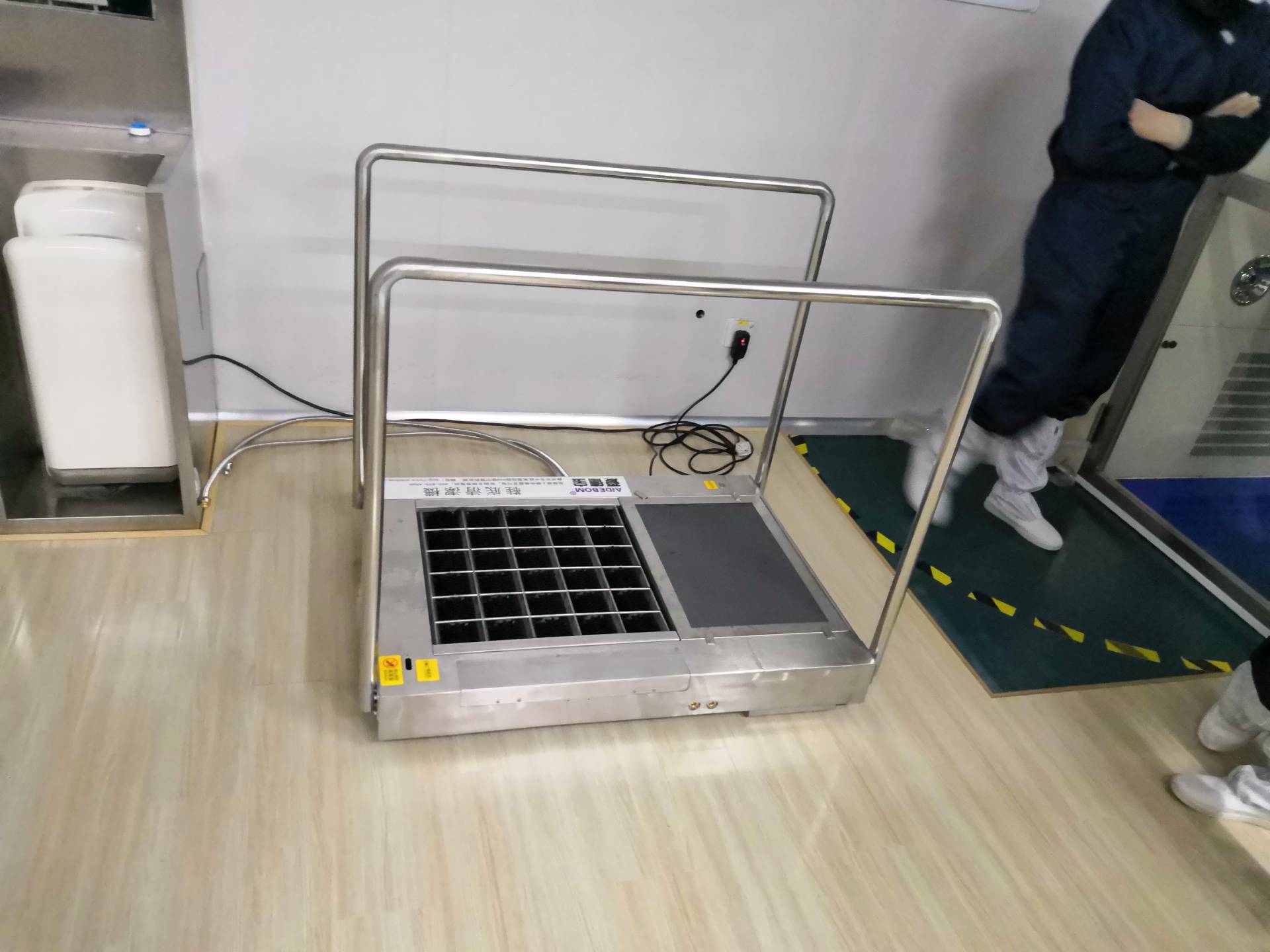 毛辊式鞋底清洁机